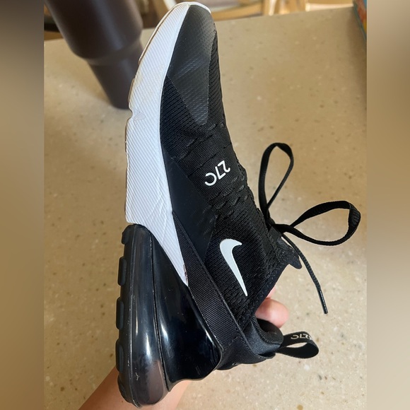 Nike womens Air Max 270- black and white - Picture 4 of 5